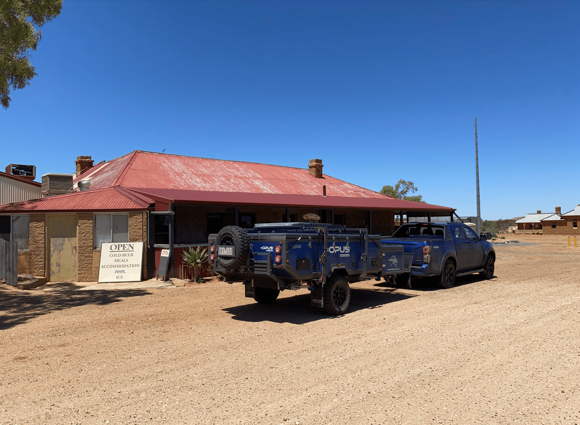 BEHIND THE SCENES: OUTBACK PUB EXPERIENCES Part 2 - Hema Maps Online Shop