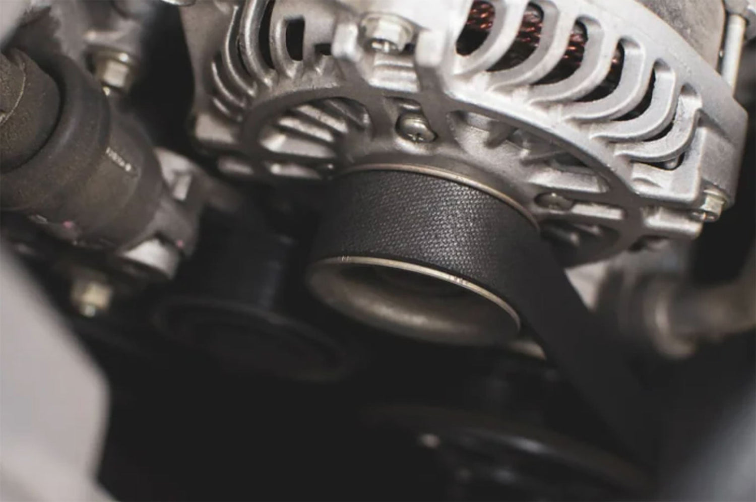 Essential Guide to Alternators: "Smart" vs "Dumb" - Hema Maps Online Shop