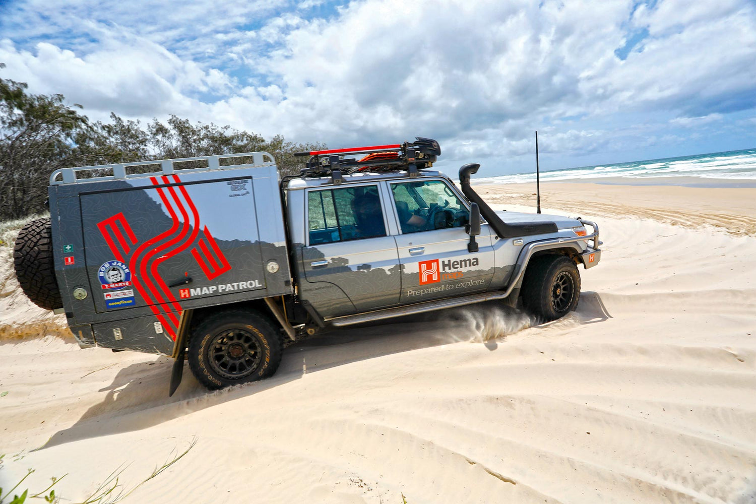 What to do on Moreton Island (Mulgumpin), Queensland - Hema Maps Online Shop