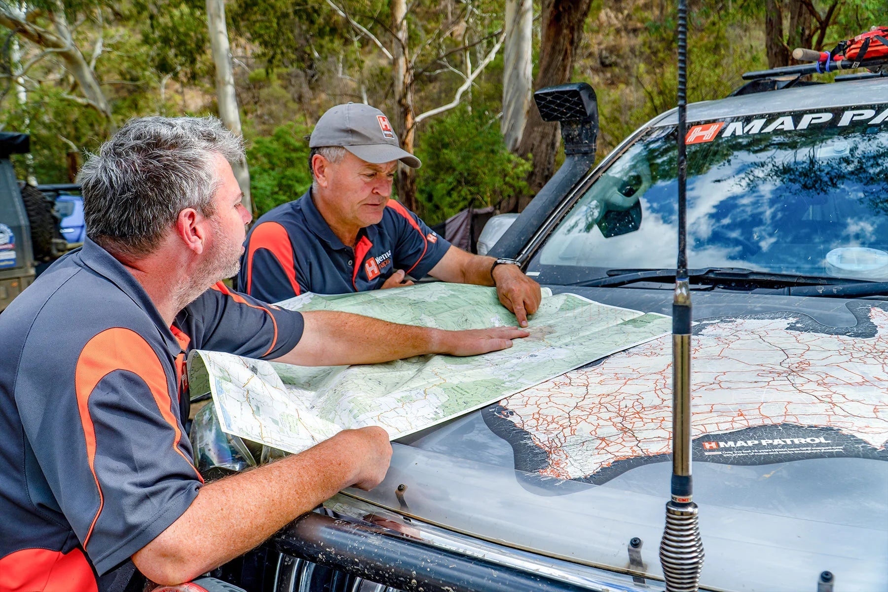 Atlas and Guides - Hema Maps Online Shop