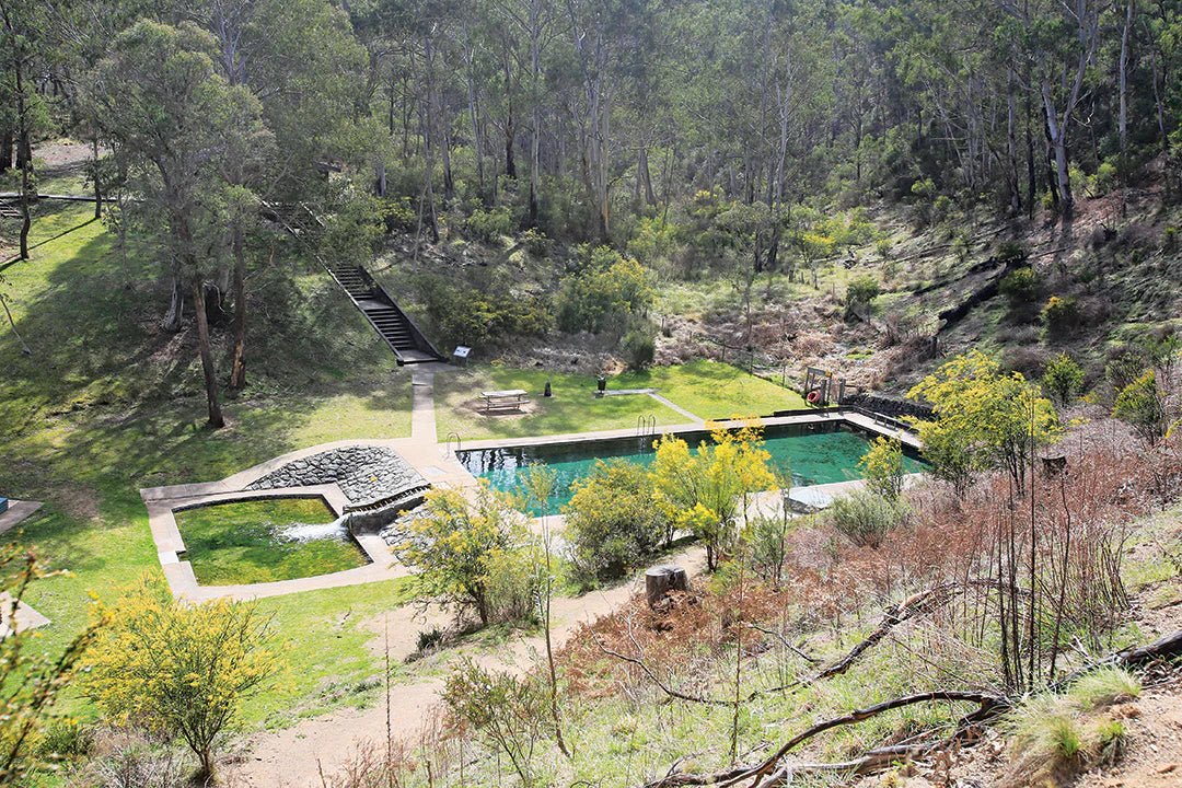 Australia’s best hot springs, thermal pools and artesian bores — Where warm water meets the bitumen and beyond: Part one - Hema Maps Online Shop