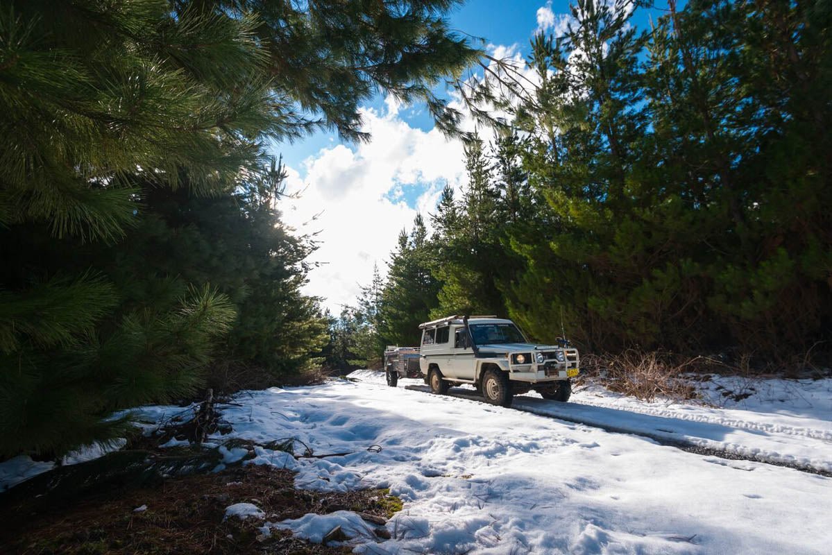 Chasing Snow - Hema Maps Online Shop