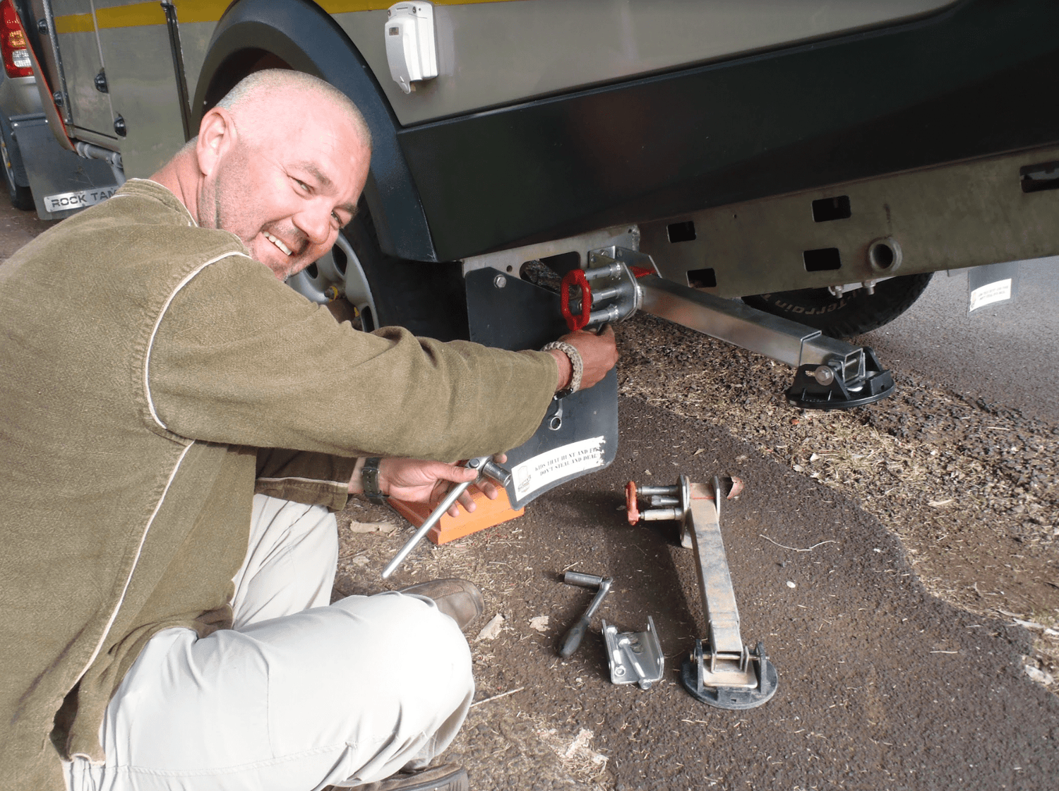 DIY Checks That Will Keep Your 4WD On The Road - Hema Maps Online Shop