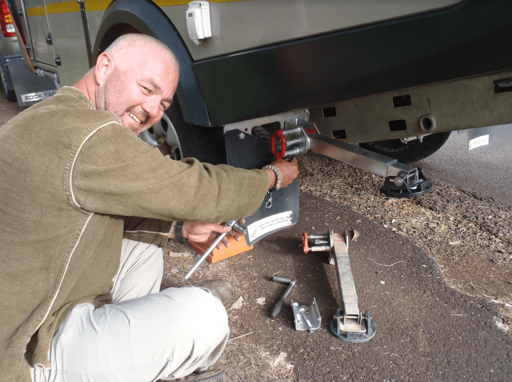 DIY Checks That Will Keep Your 4WD On The Road - Hema Maps Online Shop