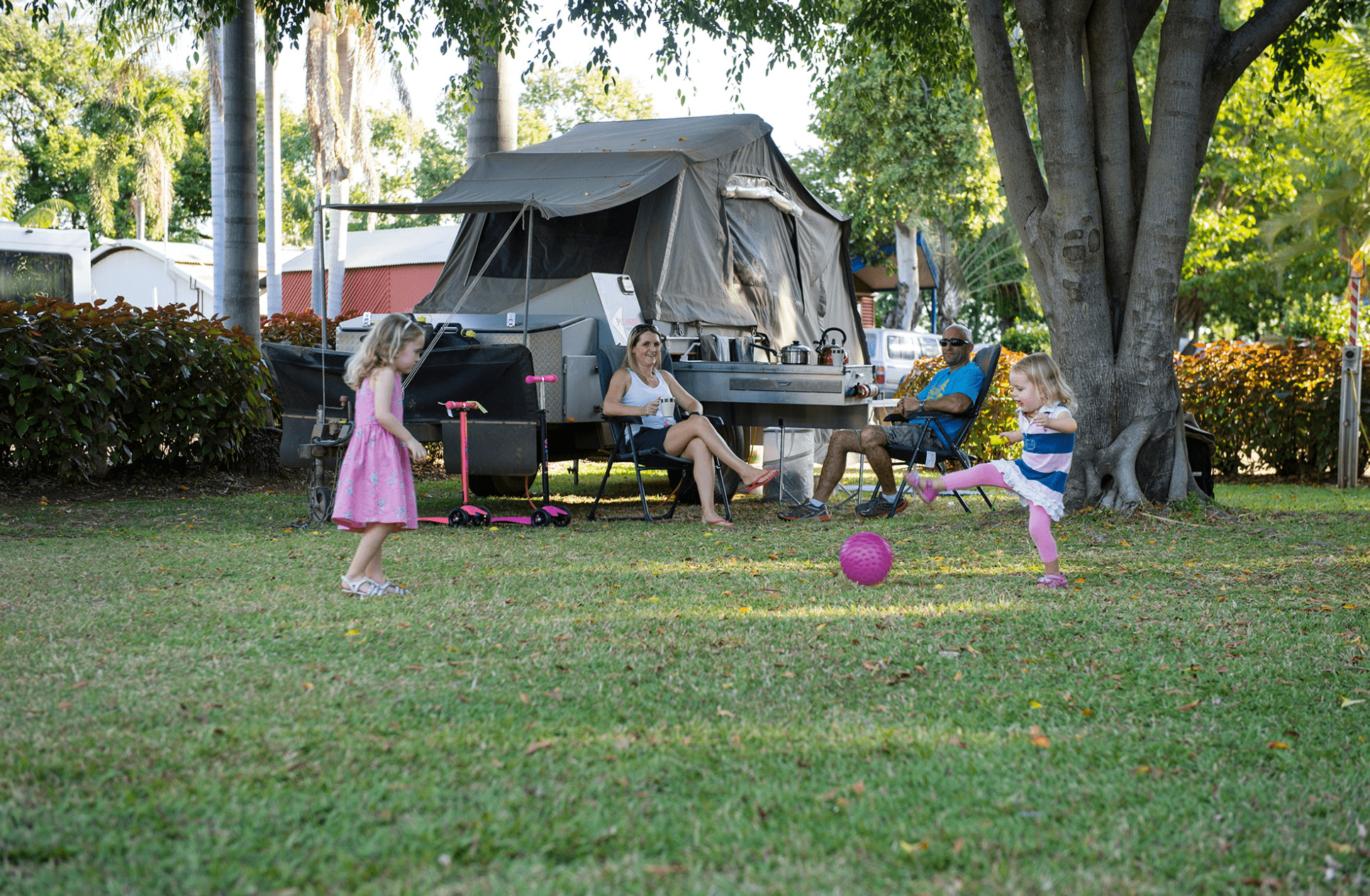 Family Travel Tips - Hema Maps Online Shop