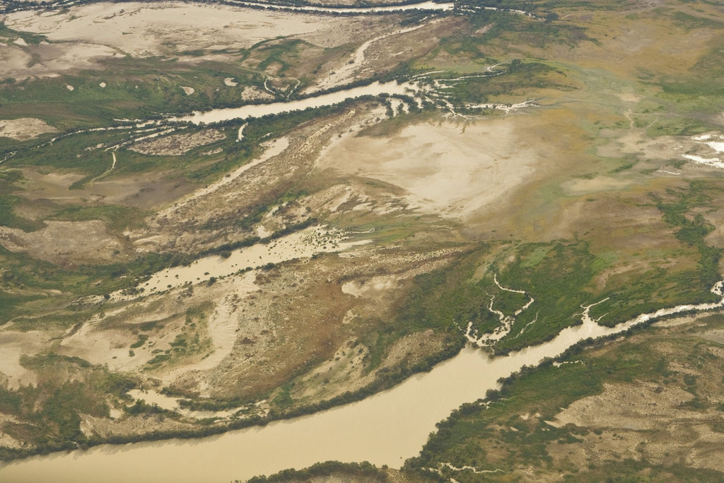 Flooding in the desert: an ecological phenomenon - Hema Maps Online Shop