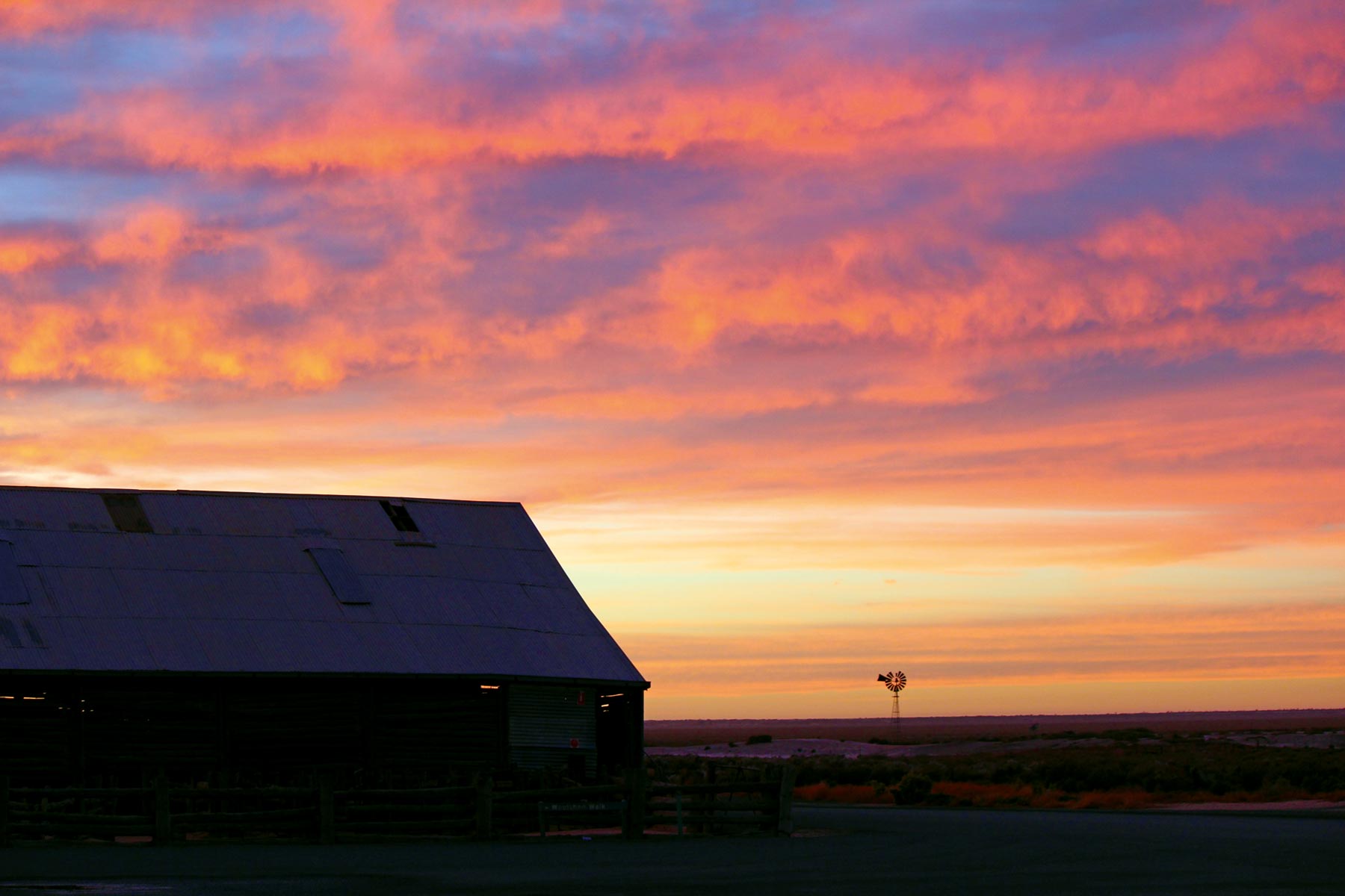 Outback New South Wales — 5 popular summer destinations you can’t miss - Hema Maps