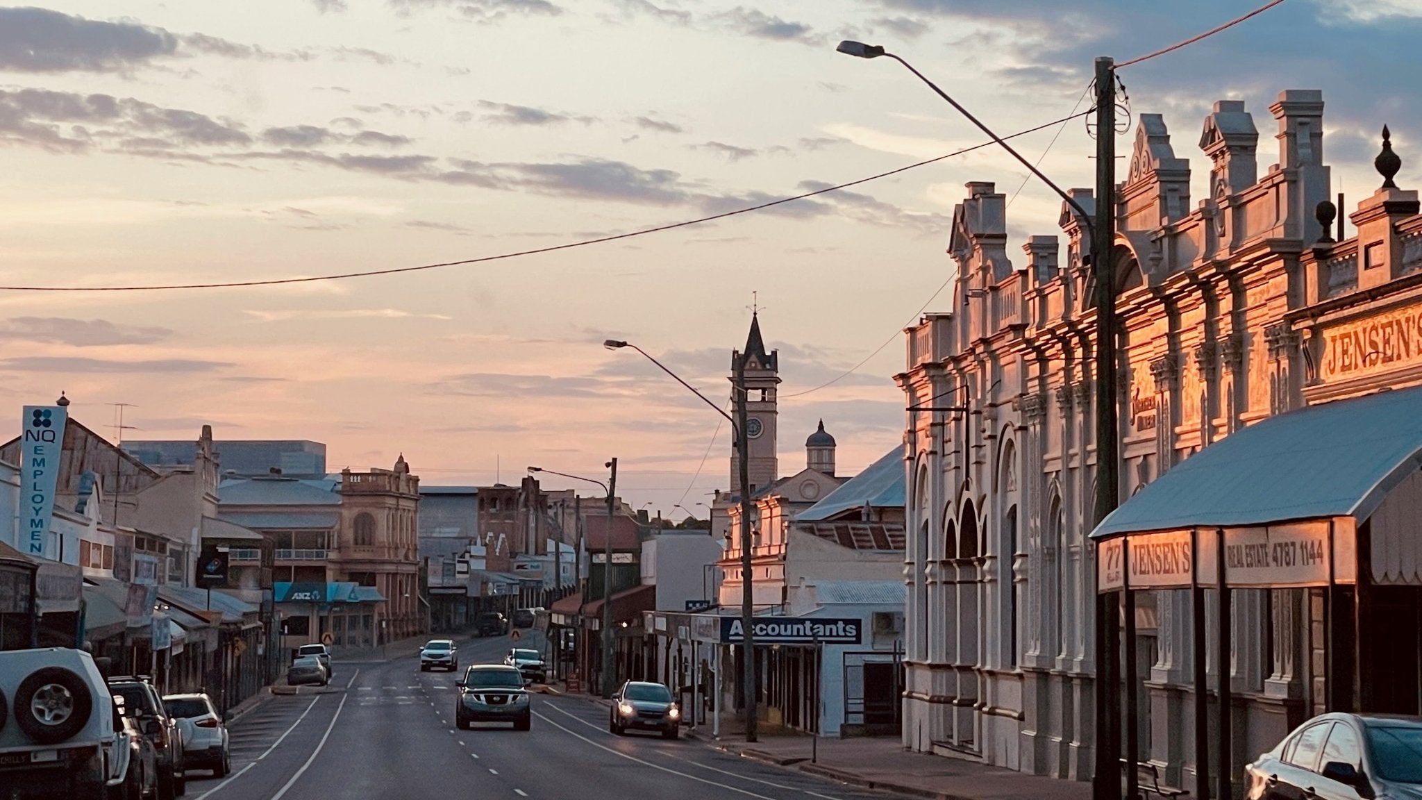 TRAVEL: Charters Towers, Qld - Hema Maps